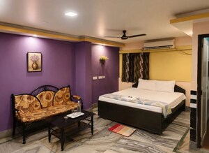 Room in 6+ BHK Villa at Airport Residency, Birati – for Rent