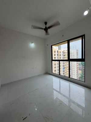 Room in 1.5 BHK Apartment at Runwal Gardens, Dombivli East – for Rent