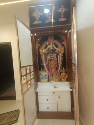 Furnished Amenities in 3 BHK Apartment at Hi Tech City – for Rent