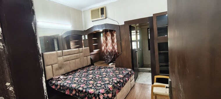 Bedroom, omaxe-designer-villas-mayfield-garden 3 Bedroom 2200 Sq.Ft. Builder Floor In Sector 51 Gurgaon 10719257