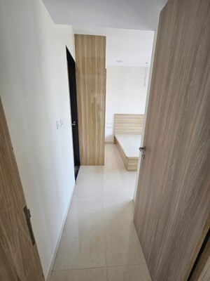 Room in 2 BHK Apartment at Siddha Sky, Sion – for Rent
