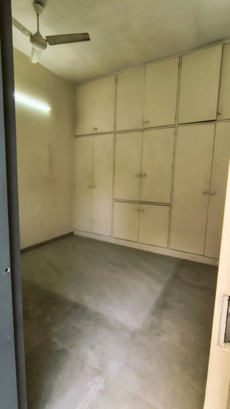 Bathroom, vaibhav-chs-juhu 3.5 Bedroom 2000 Sq.Ft. Apartment In Juhu Mumbai 10719268