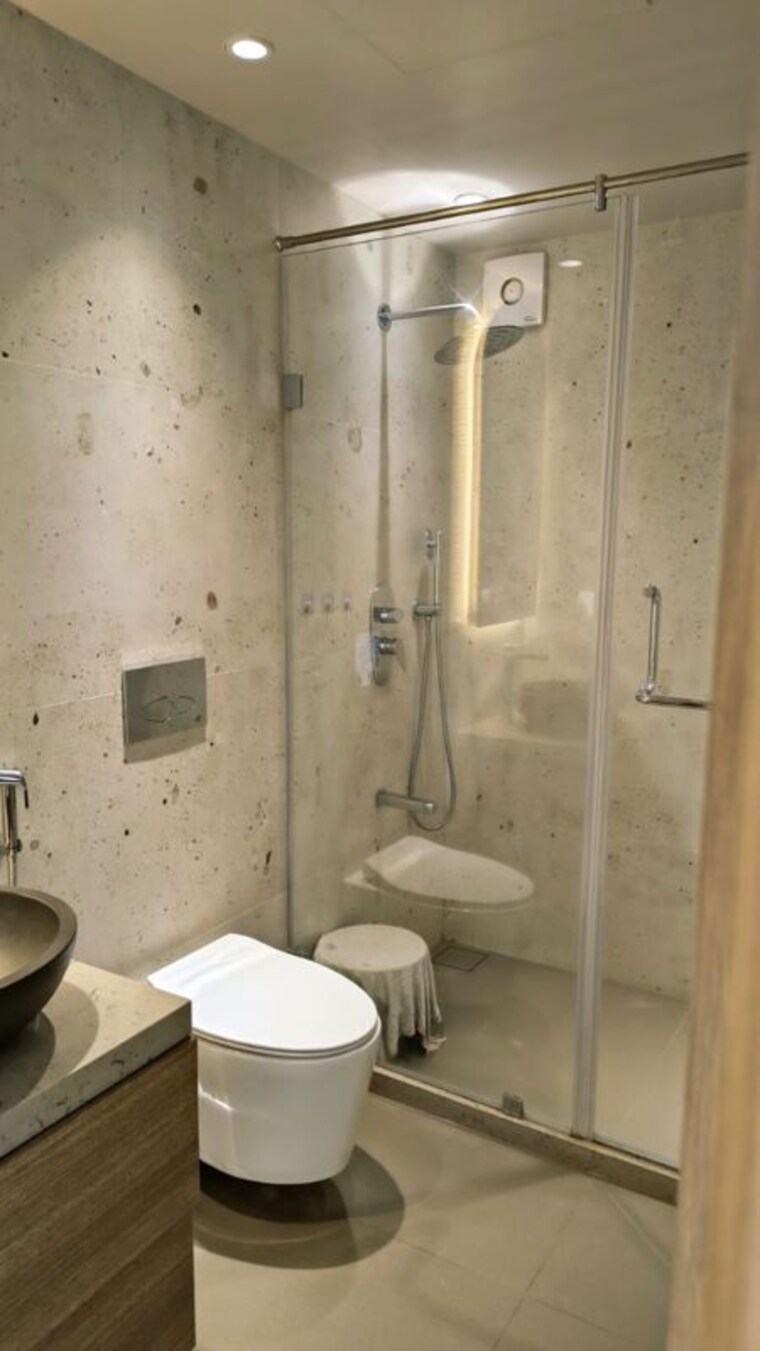 Bathroom, vaibhav-chs-juhu 3.5 Bedroom 2000 Sq.Ft. Apartment In Juhu Mumbai 10719268