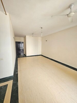 Room in 3.5 BHK Apartment at Bestech Park View City 2, Sector 49 – for Rent