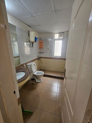 Bathroom in 3.5 BHK Apartment at Bestech Park View City 2, Sector 49 – for Rent