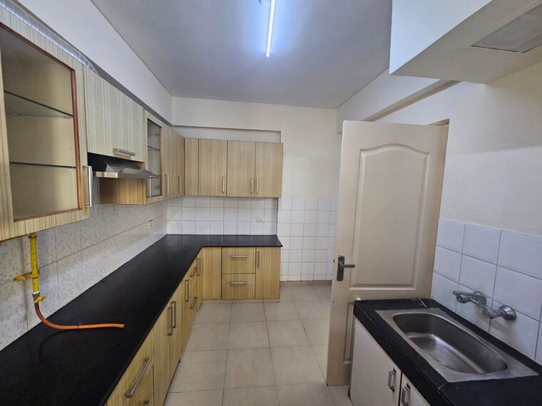 Kitchen, bestech-park-view-city-2 3.5 Bedroom 2200 Sq.Ft. Apartment In Sector 49 Gurgaon 10719282