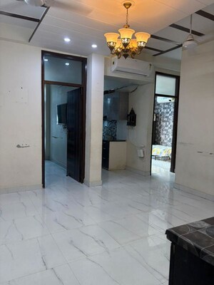 Room in 3 BHK Builder Floor at Sector 105 – for Rent