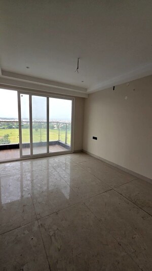 Room in 3 BHK Apartment at The Ananta Aspire, Utrathiya – for Rent
