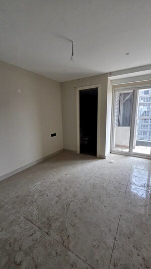Room in 3 BHK Apartment at The Ananta Aspire, Utrathiya – for Rent