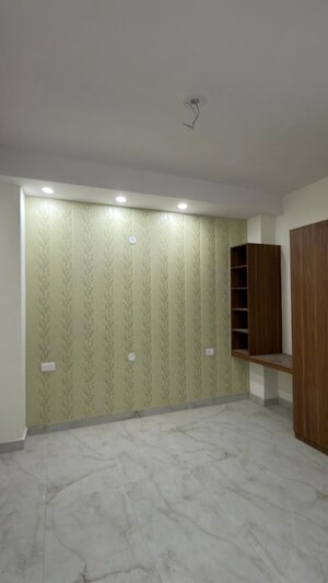 Room in 3 BHK Builder Floor at Ultima 107, Sector 104 – for Sale