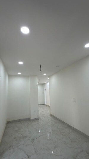 Room in 3 BHK Builder Floor at Ultima 107, Sector 104 – for Sale