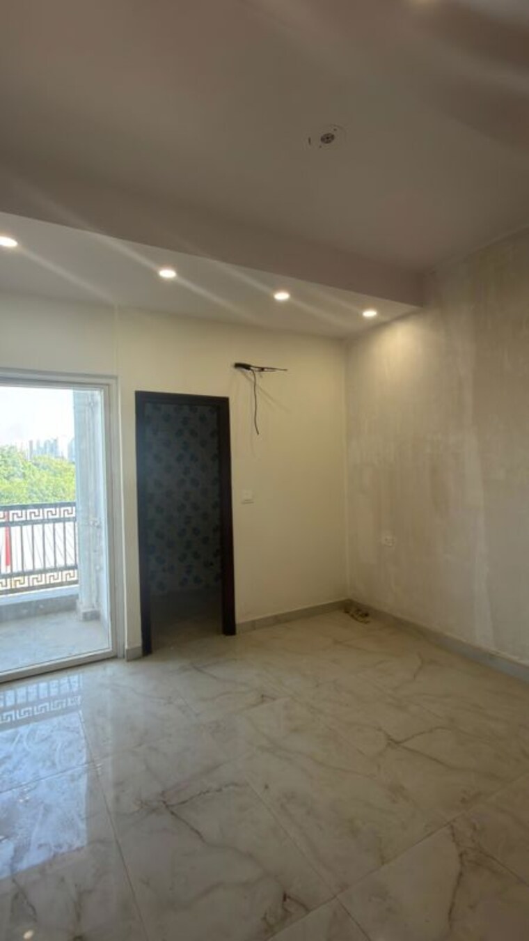 Room, ultima-107 3 Bedroom 1800 Sq.Ft. Builder Floor In Sector 104 Noida 10719300