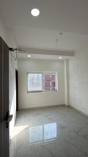 Room in 3 BHK Builder Floor at Ultima 107, Sector 104 – for Sale
