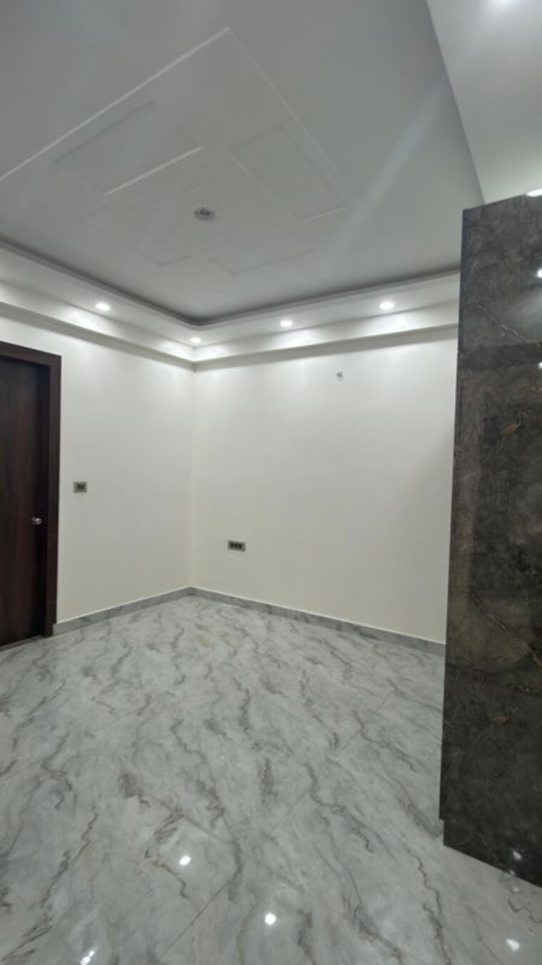 Room, ultima-107 3 Bedroom 1800 Sq.Ft. Builder Floor In Sector 104 Noida 10719300