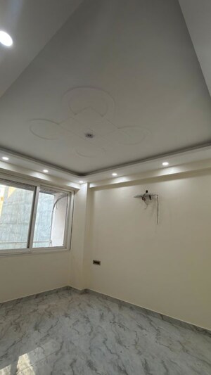 Room in 3 BHK Builder Floor at Ultima 107, Sector 104 – for Sale