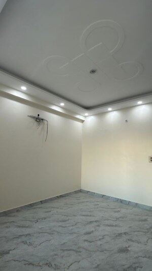 Room in 3 BHK Builder Floor at Ultima 107, Sector 104 – for Sale