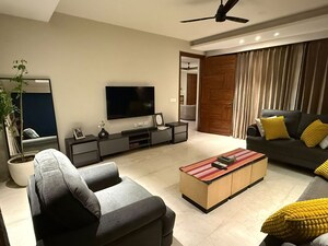 Living Room in 5 BHK Builder Floor at Unitech South City II, Sector 50 – for Rent