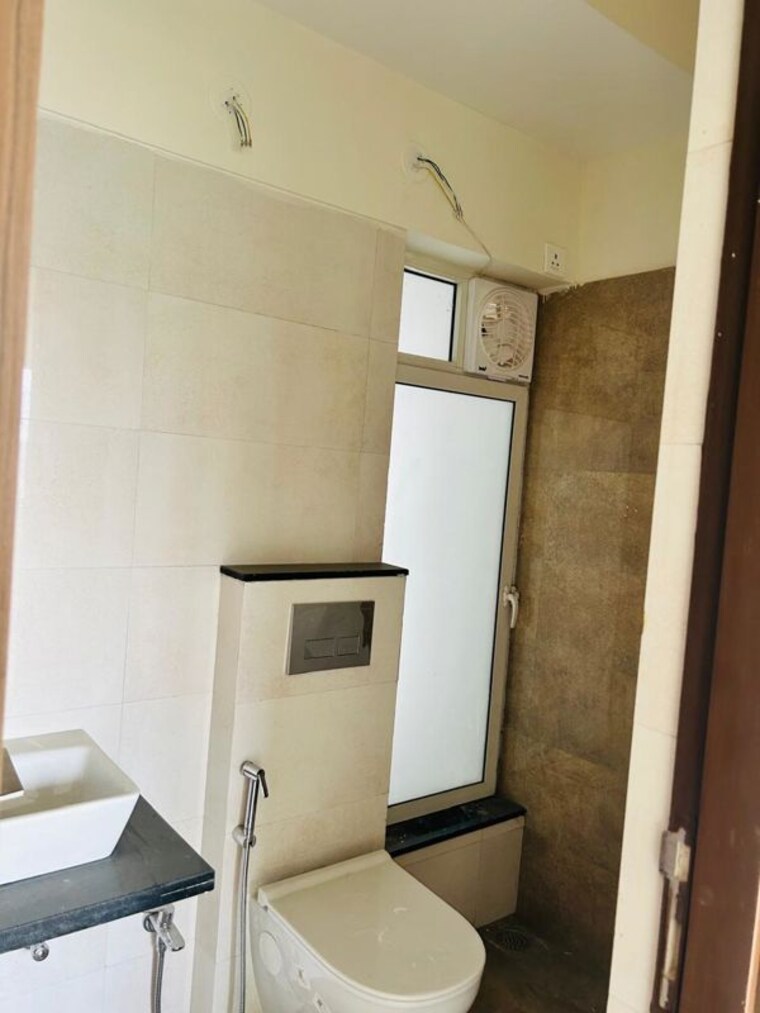 Bathroom, omkar-signet 2 Bedroom 503 Sq.Ft. Apartment In Malad East Mumbai 10719338