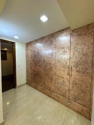 Room in 4 BHK Builder Floor at SS Mayfield Gardens, Sector 51 – for Rent