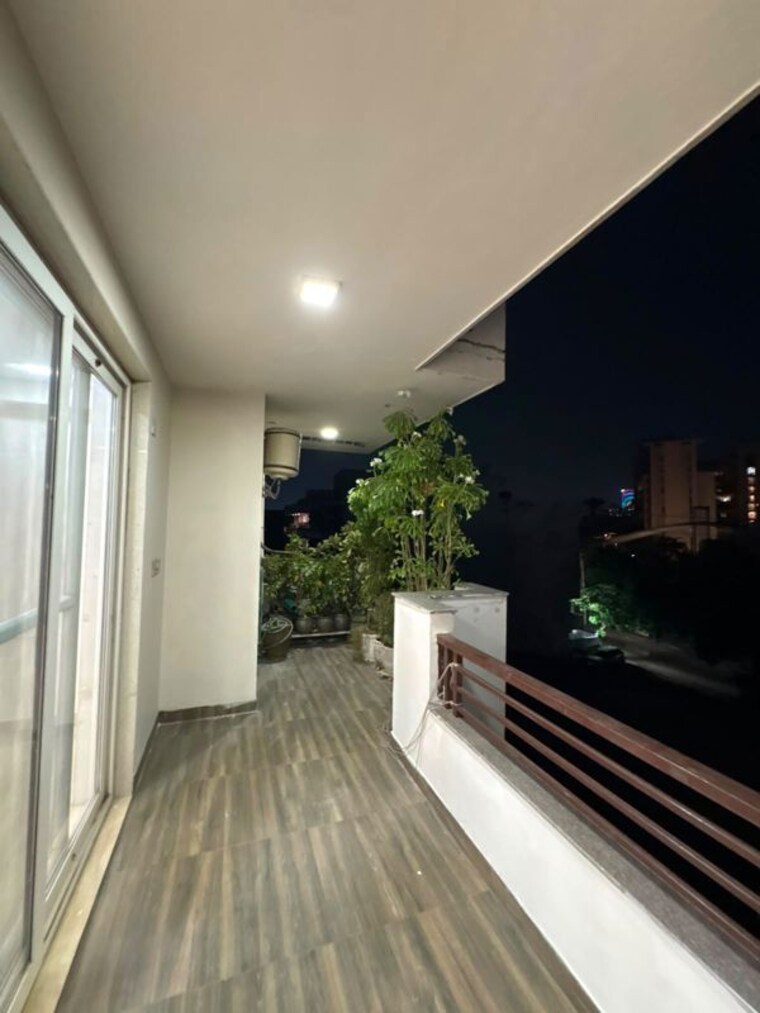 Balcony, ss-mayfield-gardens 4 Bedroom 4400 Sq.Ft. Builder Floor In Sector 51 Gurgaon 10719343
