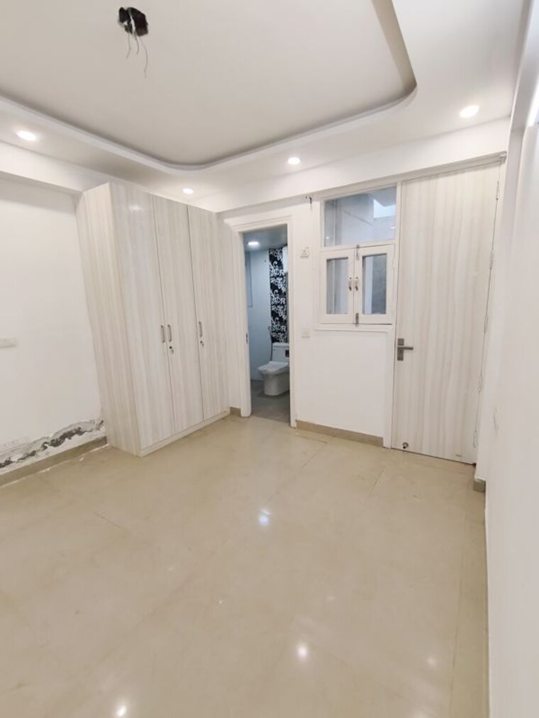 Room, sector 10a 3 Bedroom 1600 Sq.Ft. Apartment In Sector 10a Gurgaon 10719331