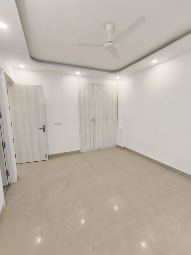 Room, sector 10a 3 Bedroom 1600 Sq.Ft. Apartment In Sector 10a Gurgaon 10719331