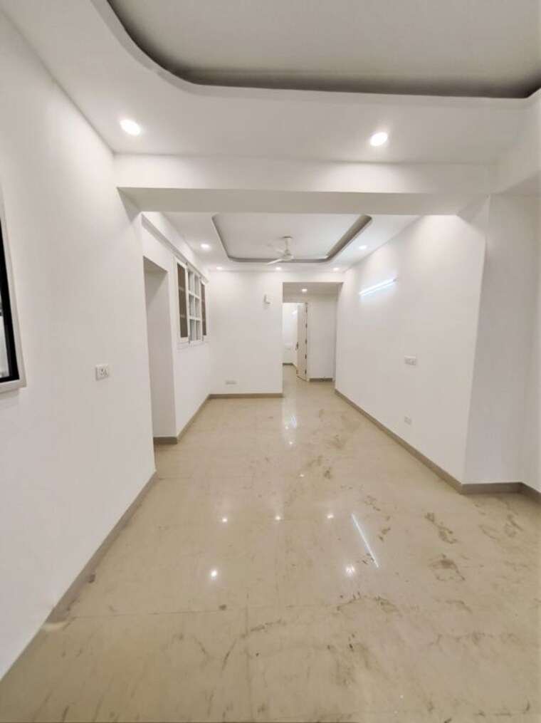 Room, sector 10a 3 Bedroom 1600 Sq.Ft. Apartment In Sector 10a Gurgaon 10719331