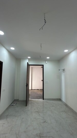 Room in 3 BHK Builder Floor at Villa Vegas Royal Residency, Sector 104 – for Sale