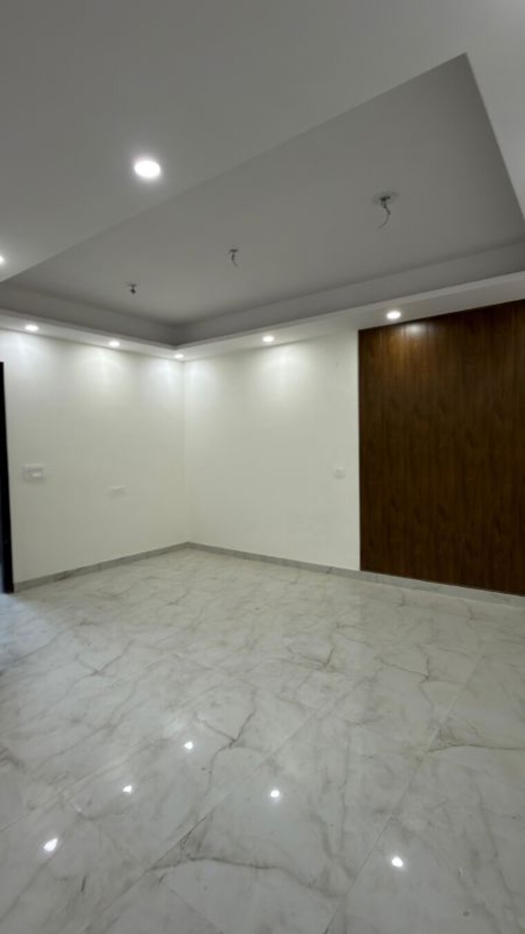 Room, villa-vegas-royal-residency 3 Bedroom 1700 Sq.Ft. Builder Floor In Sector 104 Noida 10719320