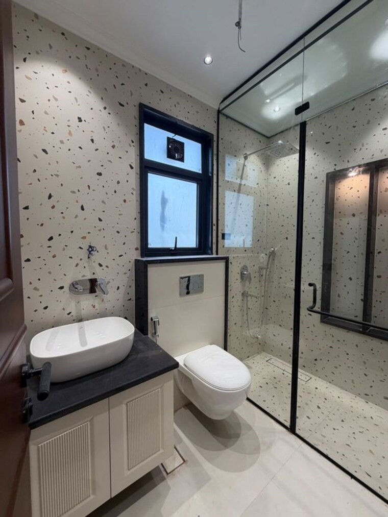 Bathroom, anant-raj-ashok-estate 3 Bedroom 179 Sq.Yd. Builder Floor In Sector 63a Gurgaon 10719356