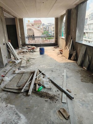 Balcony in 5 BHK Builder Floor at Model Town – for Sale