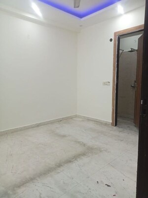 Room in 2.5 BHK Apartment at Trident Embassy, Sector 1 Greater Noida – for Rent