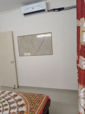 Room in 2 BHK Apartment at Pyramid Fusion Homes, Sector 70a – for Rent