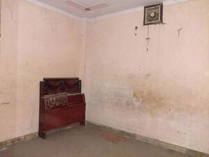 Room in  Apartment at Dasna – for Sale