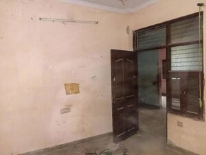 Room in  Apartment at Dasna – for Sale