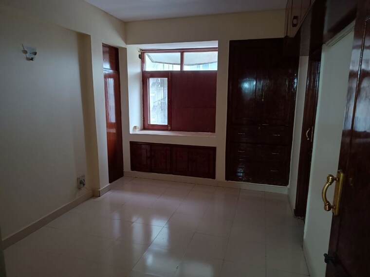 Room, mayur vihar 3.5 Bedroom 1200 Sq.Ft. Apartment In Mayur Vihar Delhi 10719433