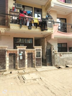 Apartment For Sale in Loni