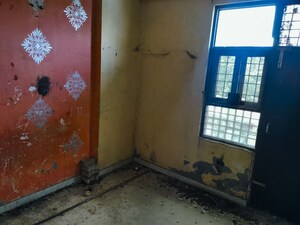 Room in  Apartment at Loni – for Sale