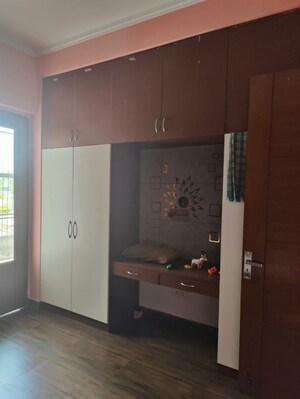 Room in 6+ BHK Independent House at Jaypee Kensington Park Apartments, Sector 133 – for Sale