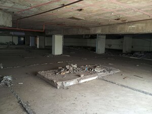 Parking in  Shop at Machala – for Sale