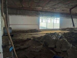  Shop – Exterior View View at Machala - for Sale