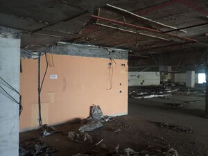  Shop – Exterior View View at Machala - for Sale
