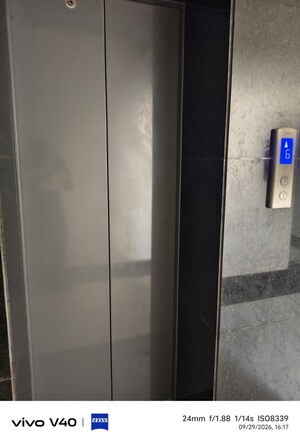 Lift in 2.5 BHK Builder Floor at Nayabad – for Sale