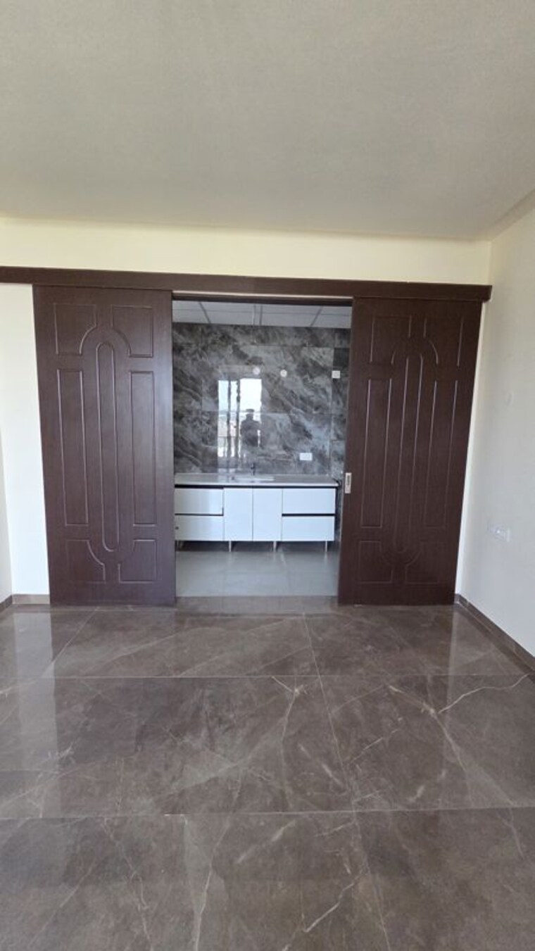 Room, motia-aerogreens 5 Bedroom 225 Sq.Yd. Apartment In Dyalpur Zirakpur 10719573