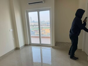 Room in 2.5 BHK Apartment at Godrej Air Sector 85, Sector 85 – for Rent