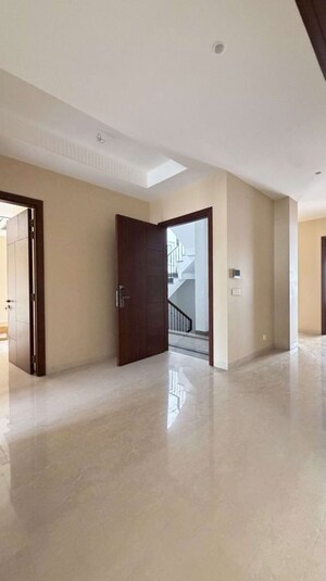 Building Lobby in 4 BHK Builder Floor at Defence Colony – for Rent