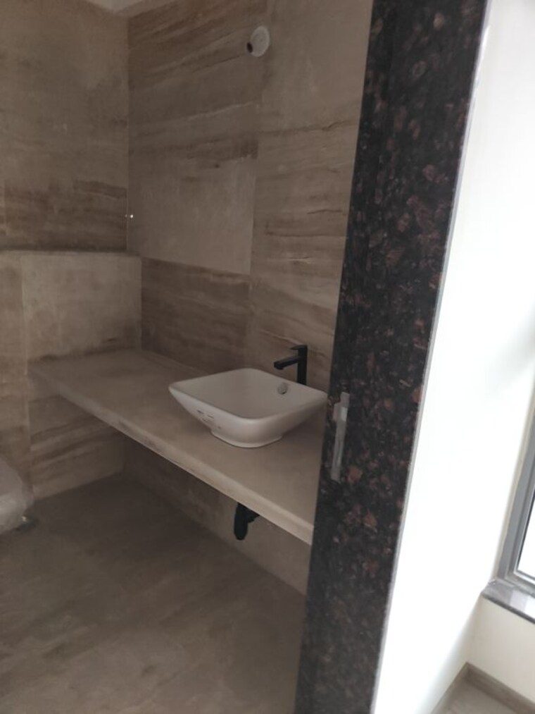 Bathroom, sheth-72-west 2 Bedroom 793 Sq.Ft. Apartment In Andheri West Mumbai 10719707