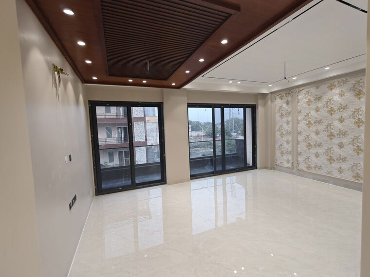 Room, auram-floor 4 Bedroom 360 Sq.Yd. Builder Floor In South City 2 Gurgaon 10719686