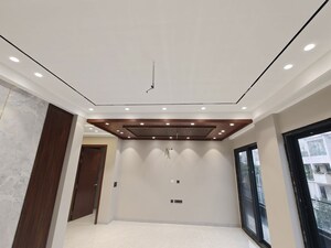 Furnished Amenities in 4 BHK Builder Floor at Auram Floor, South City 2 – for Sale