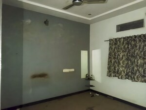 Room in  Independent House at Bhanpuri – for Sale